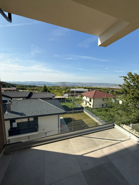 Exclusiv!Casa individuala 300m2 utili ,teren generos, View,Wonderland!