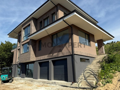 Exclusiv!Casa individuala 300m2 utili ,teren generos, View,Wonderland!