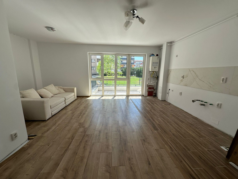 Apartament 2 camere, finisat,  în zona Vivo 