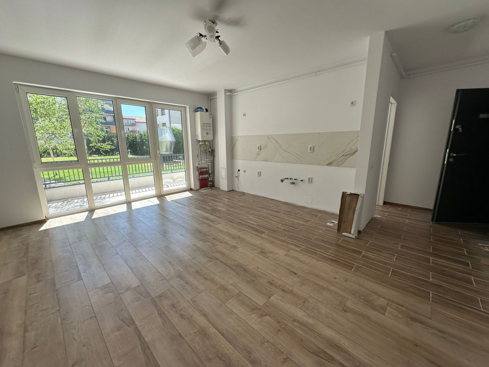 Apartament 2 camere, finisat,  în zona Vivo 