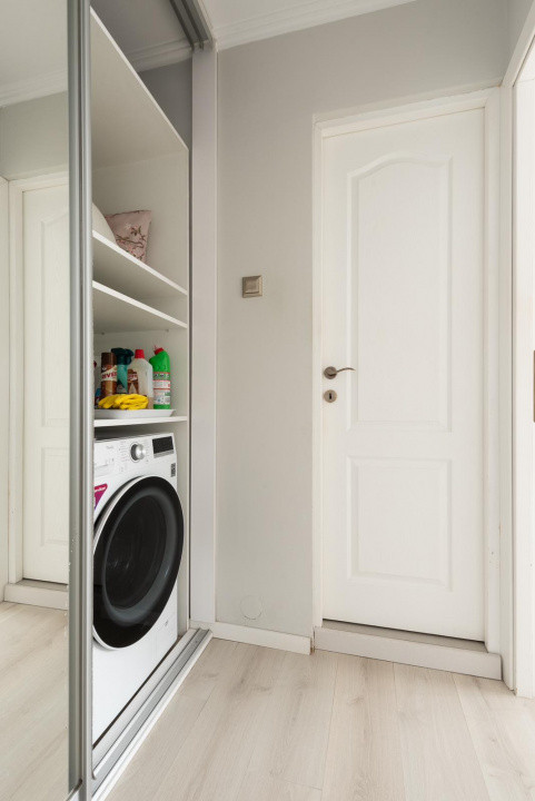 Apartament 2 camere , etaj 1, zona Iulius Mall