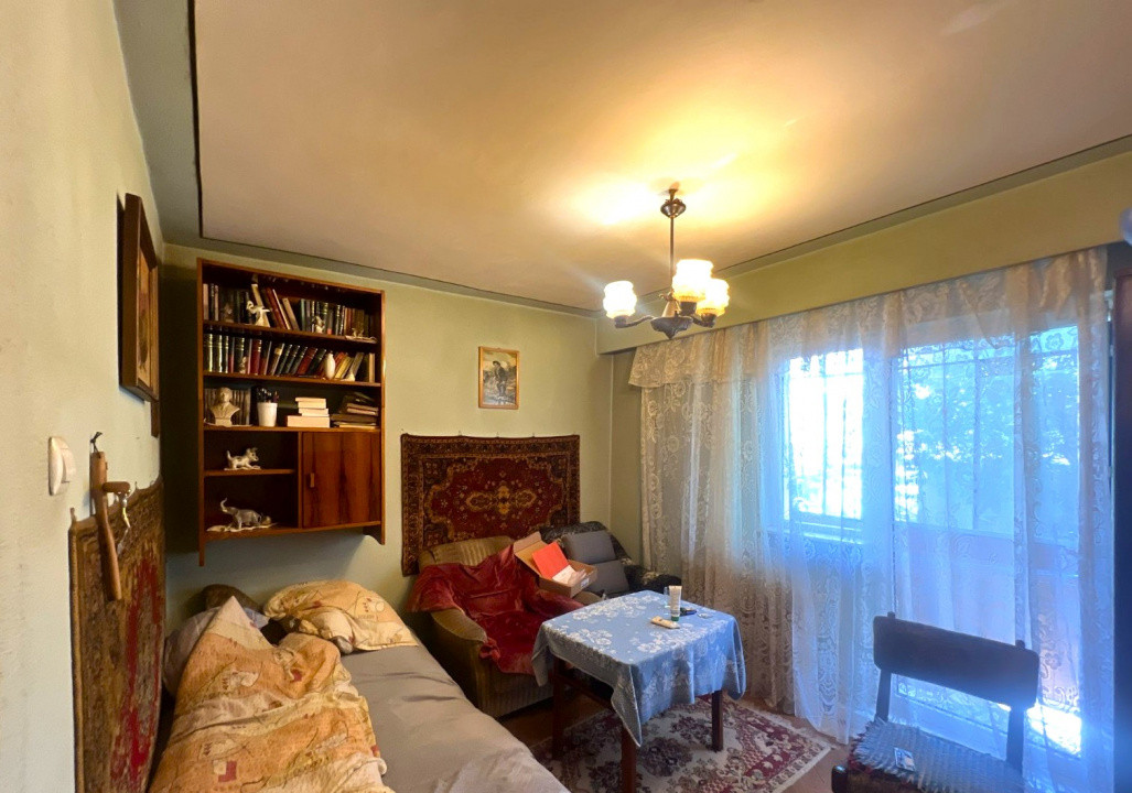 Apartament cu 3 camere decomandate, zona Marasti