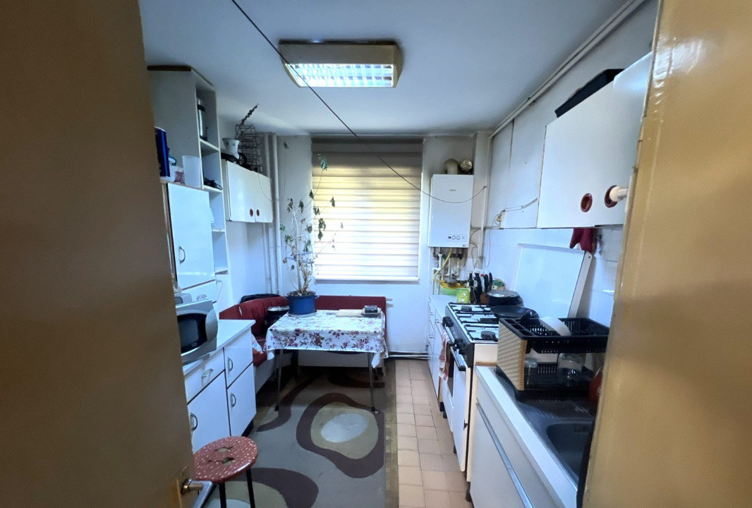 Apartament cu 3 camere decomandate, zona Marasti
