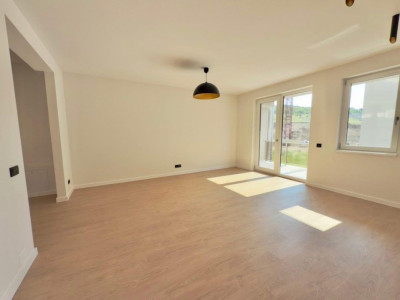 Apartament cu 2 camere finisat, et 1, zona Vivo