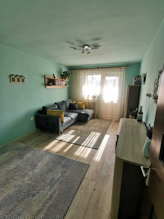 Apartament 3 camere renovat, etaj intermediar – Aleea Vidraru