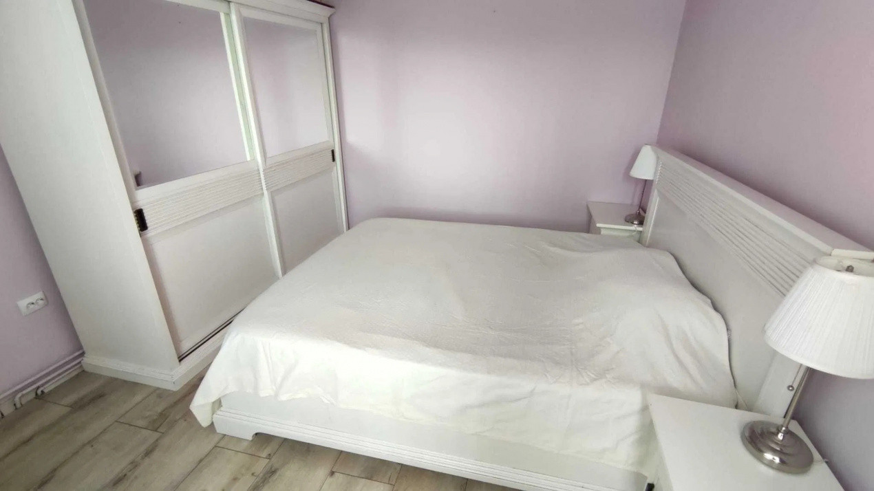 Apartament 3 camere renovat, etaj intermediar – Aleea Vidraru