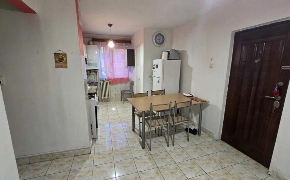 Apartament 3 camere decomandat, etaj intermediar cartier Manastur 