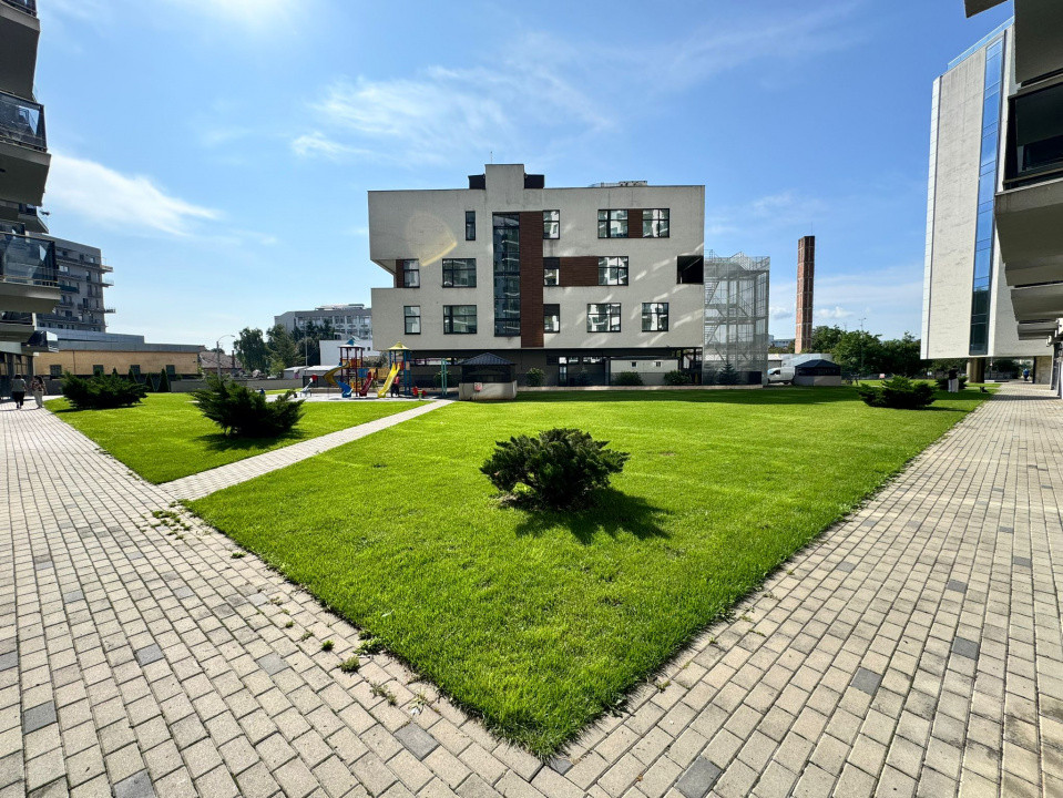 Apartament de 3 camere, 2 bai ,balcon ,etaj 1 , La Cheie, Lux! Rivus!