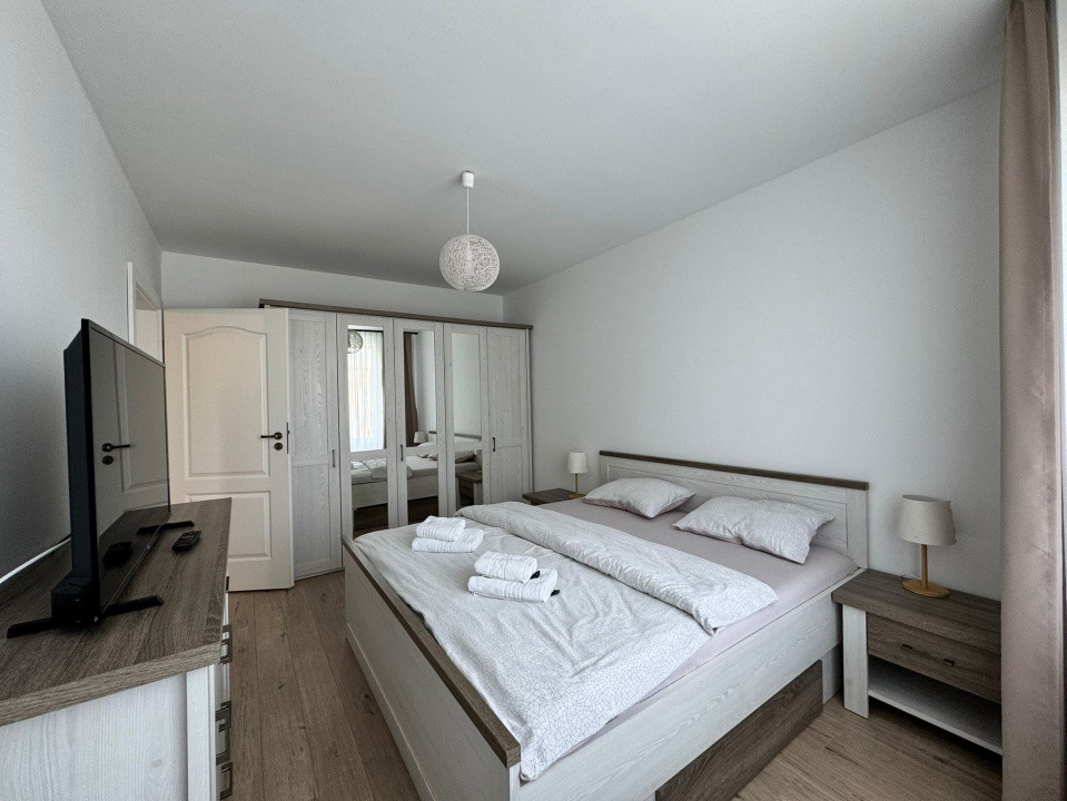 Apartament de 3 camere, 2 bai ,balcon ,etaj 1 , La Cheie, Lux! Rivus!