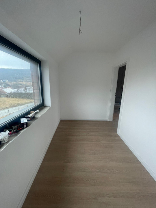 Casa Ultrafinisata, 5 camere, 3 bai, 170 m utili, teren 500m2, Popesti