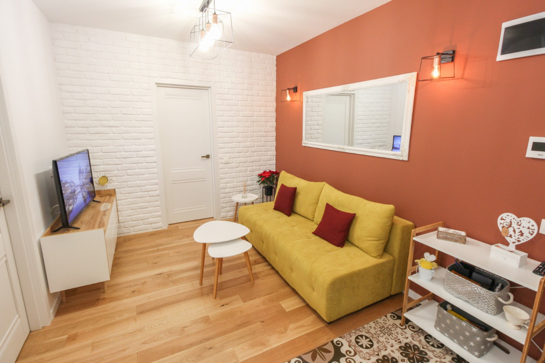 Apartament 2 camere, 42 mp, etaj intermediar, zona Vivo