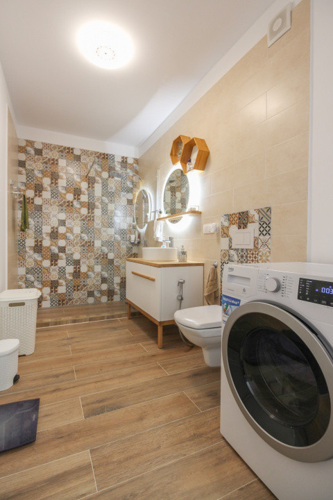 Apartament 2 camere, 42 mp, etaj intermediar, zona Vivo