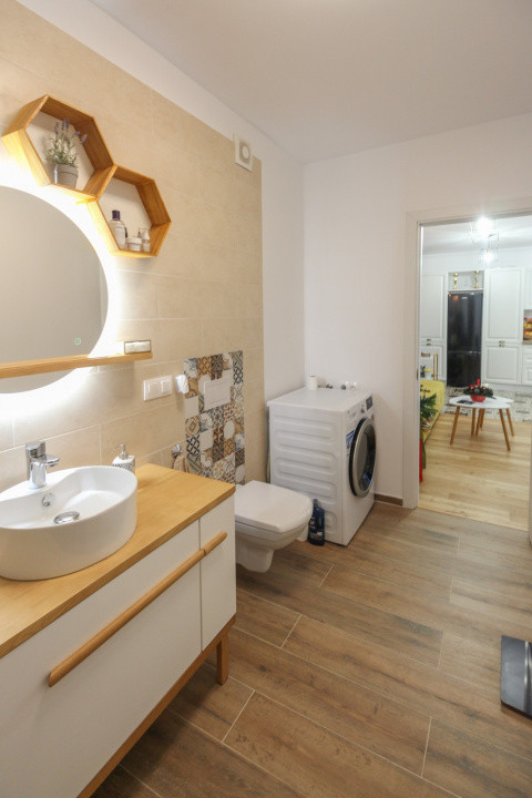 Apartament 2 camere, 42 mp, etaj intermediar, zona Vivo
