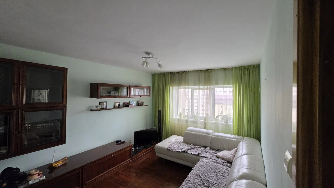 Apartament 3 camere, 70 mp, etaj intermediar, zona Big Manastur