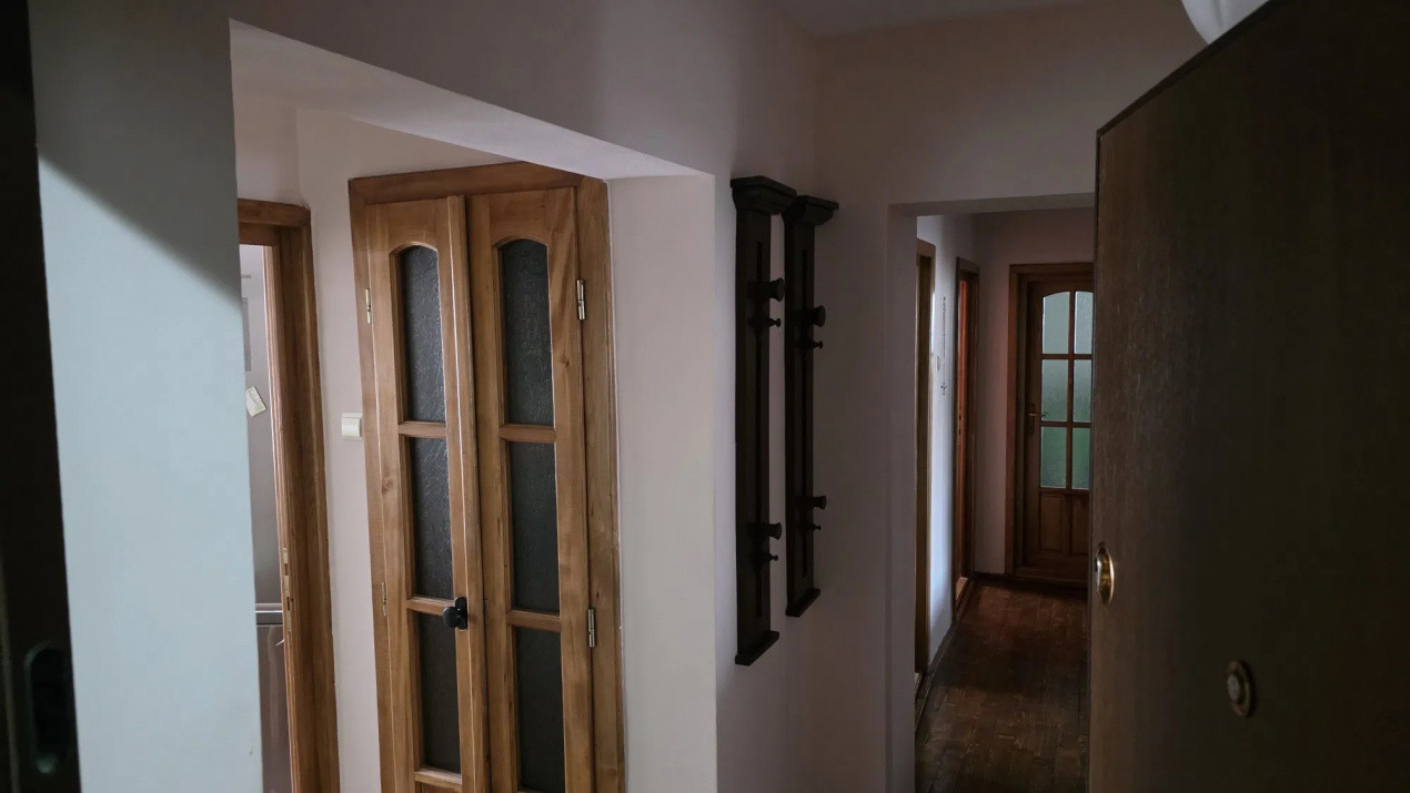 Apartament 3 camere, 70 mp, etaj intermediar, zona Big Manastur