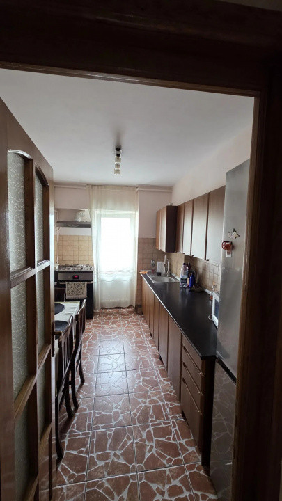 Apartament 3 camere, 70 mp, etaj intermediar, zona Big Manastur