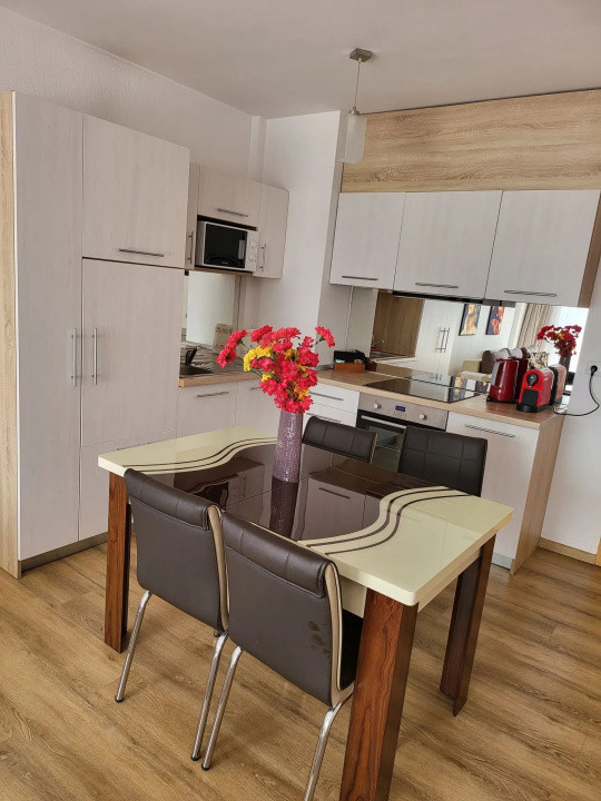 Apartament cu 2 camere, etaj intermediar, zona Iulius Mall