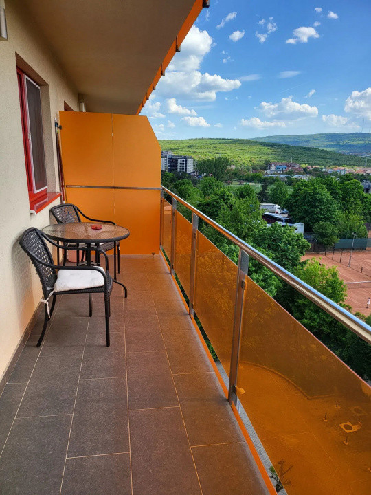 Apartament cu 2 camere, etaj intermediar, zona Iulius Mall