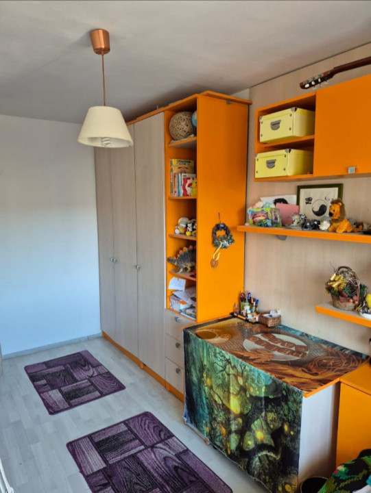 Apartament 4 camere, 81 mp, etaj intermediar, Calea Floresti