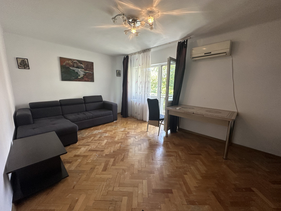 Apartament 3 camere, 64 mp, Decomandat - zona strazii Scortarilor 