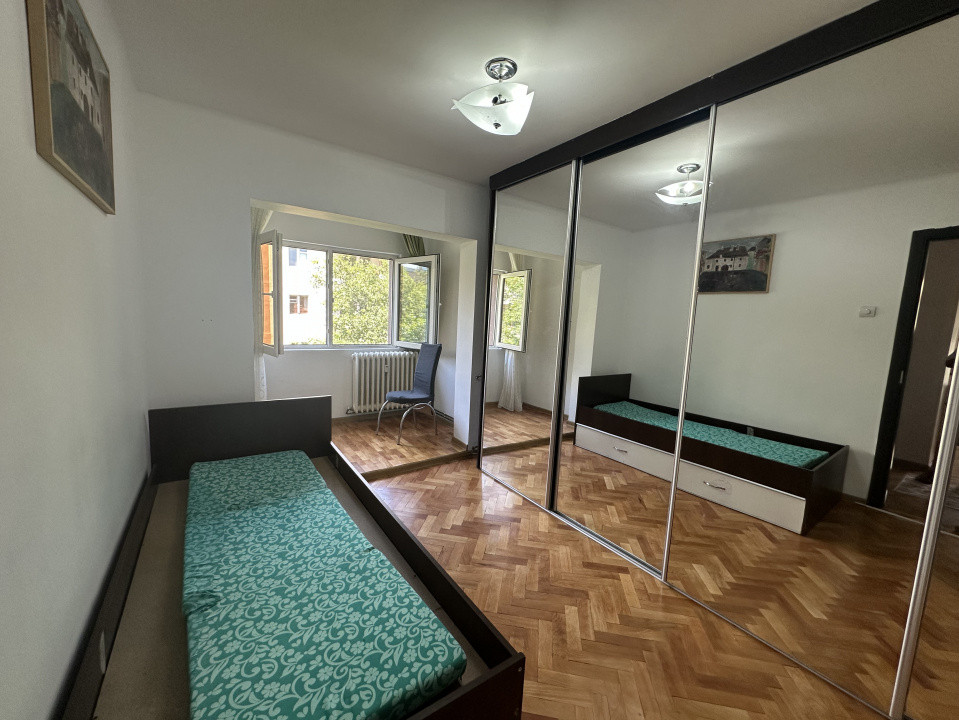 Apartament 3 camere, 64 mp, Decomandat - zona strazii Scortarilor 