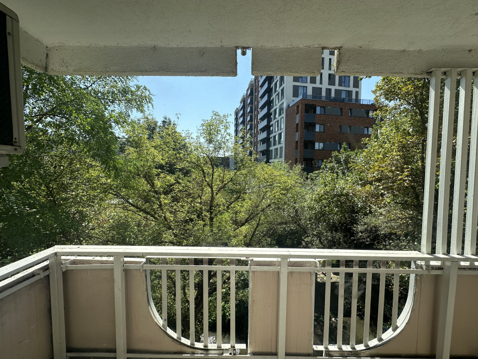 Apartament 3 camere, 64 mp, Decomandat - zona strazii Scortarilor 