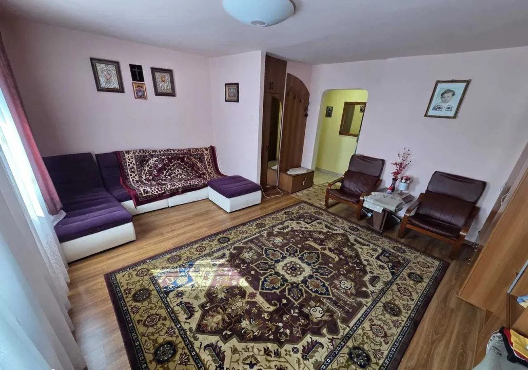 Apartament 3 camere, 64 mp, etaj intermediar, CInema Dacia