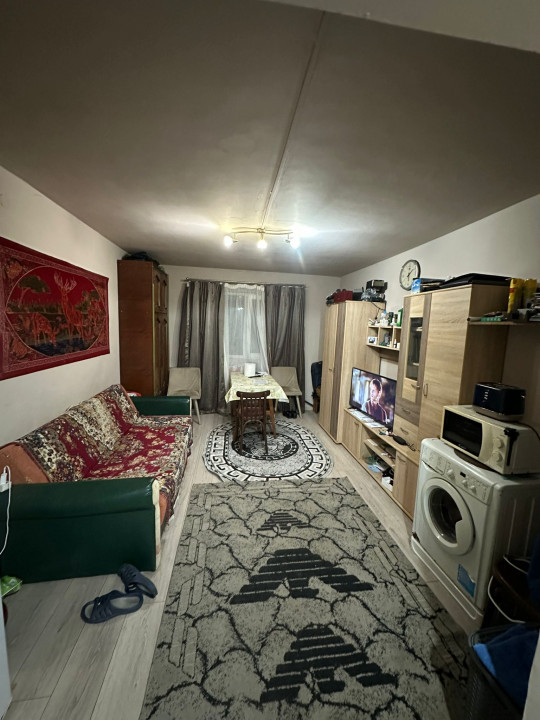 Chirie Garsoniera 22mp, baie, bucatarie zona Dambu Rotund 