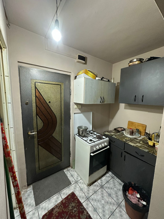 Chirie Garsoniera 22mp, baie, bucatarie zona Dambu Rotund 