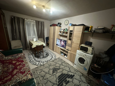 Chirie Garsoniera 22mp, baie, bucatarie zona Dambu Rotund 