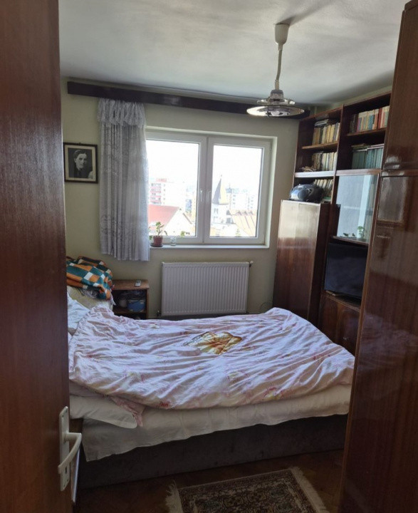 Apartament 3 camere decomandat, etaj intermediar cartier Manastur 