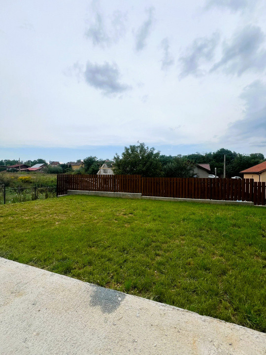 Casa tip duplex, 221 mp util si 525 mp teren, Salicea