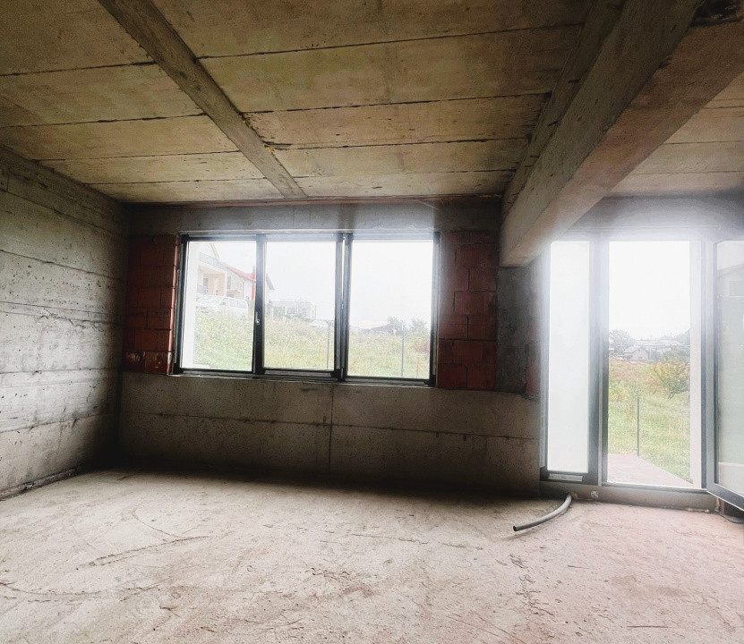 Casa tip duplex, 221 mp util si 525 mp teren, Salicea