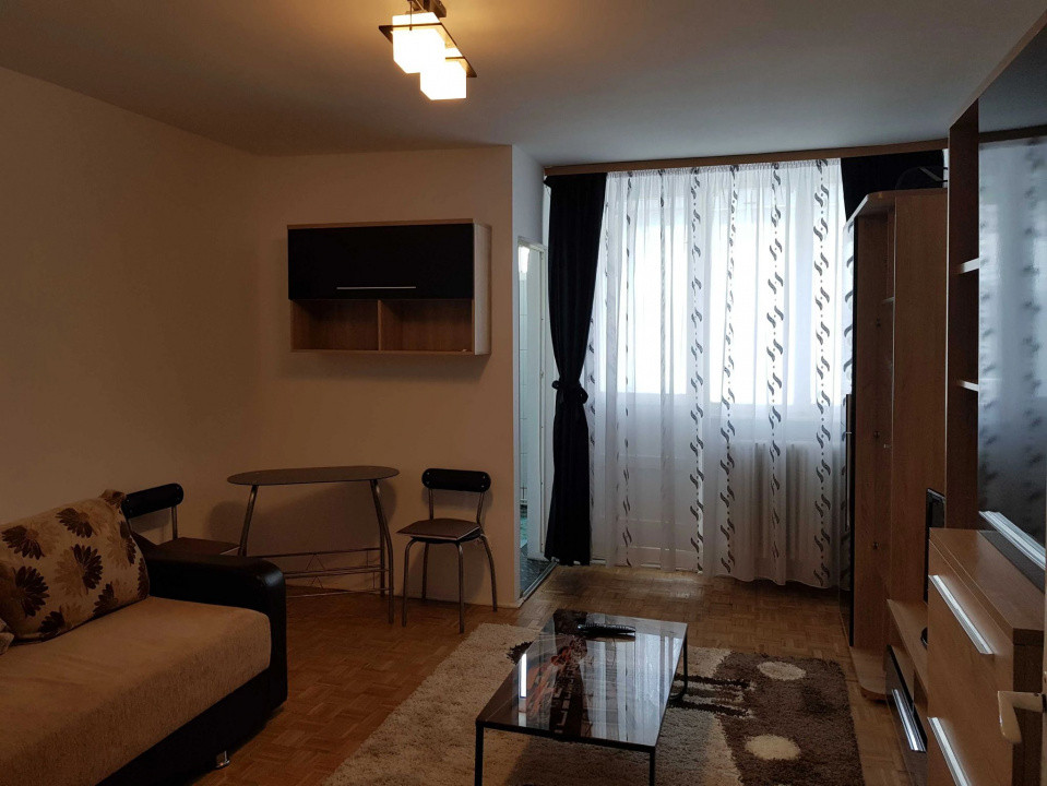 Garsoniera decomandata în zona Iulius Mall