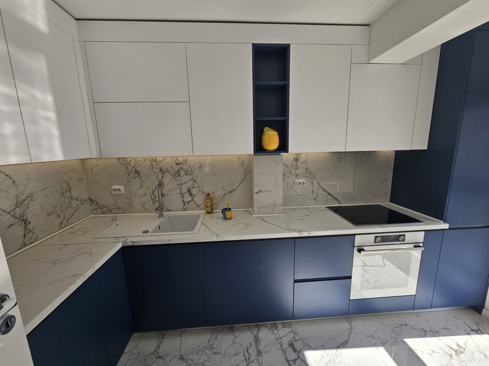 Apartament 2 camere, lux, terasa 23mp, zona Vivo Mall