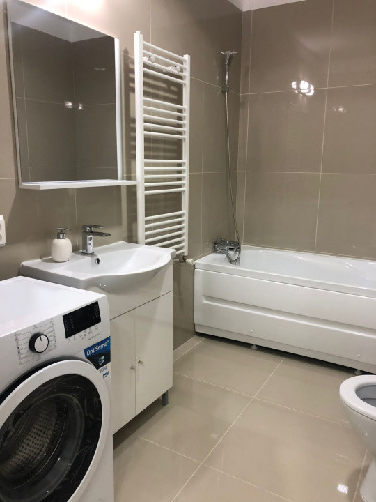 Apartament cu 2 camere, et intermediar, zona Fabrica de Sport