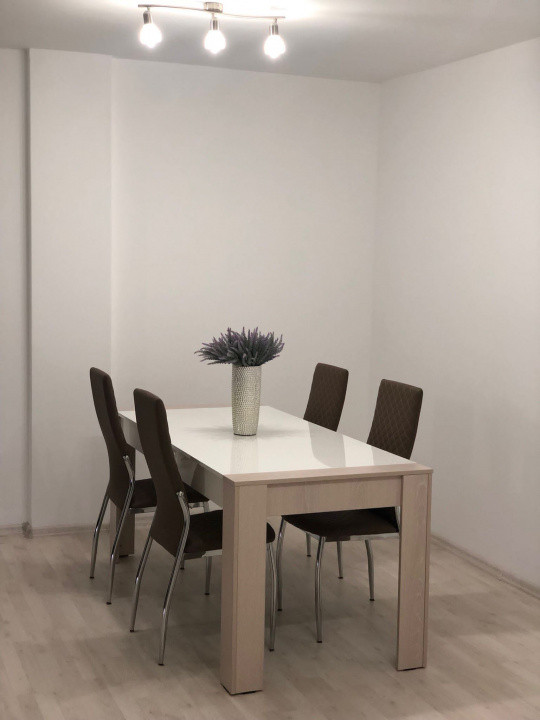 Apartament cu 2 camere, et intermediar, zona Fabrica de Sport