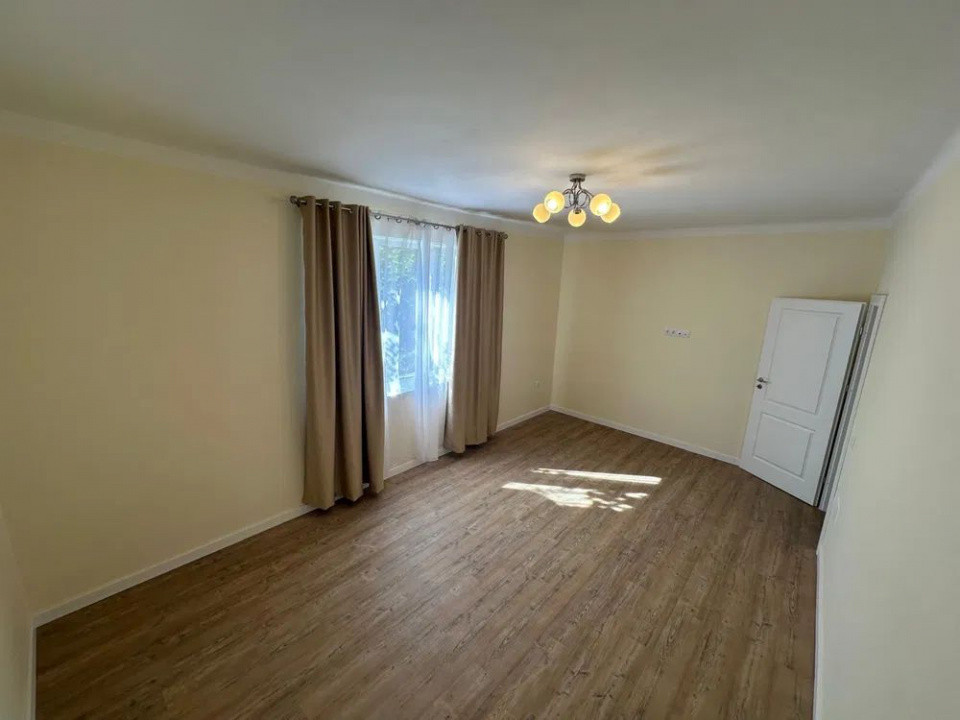 Apartament cu 2 camere, et 1, zona centrală 