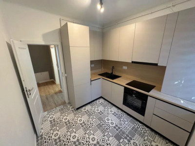 Apartament cu 2 camere, et 1, zona centrală 