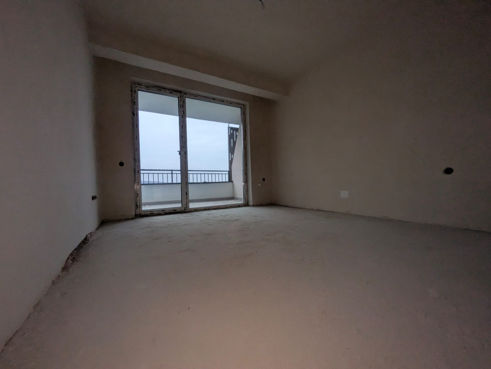 Apartament 3 camere, terasa 60mp, orientare Sud , Baciu Regal 