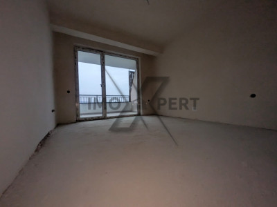 Apartament 3 camere, terasa 60mp, orientare Sud , Baciu Regal 