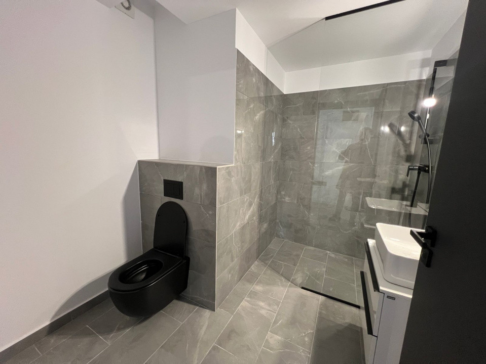 Apartament cu 2 dormitoare, Living + Bucătărie 2 bai, 2 balcoane!