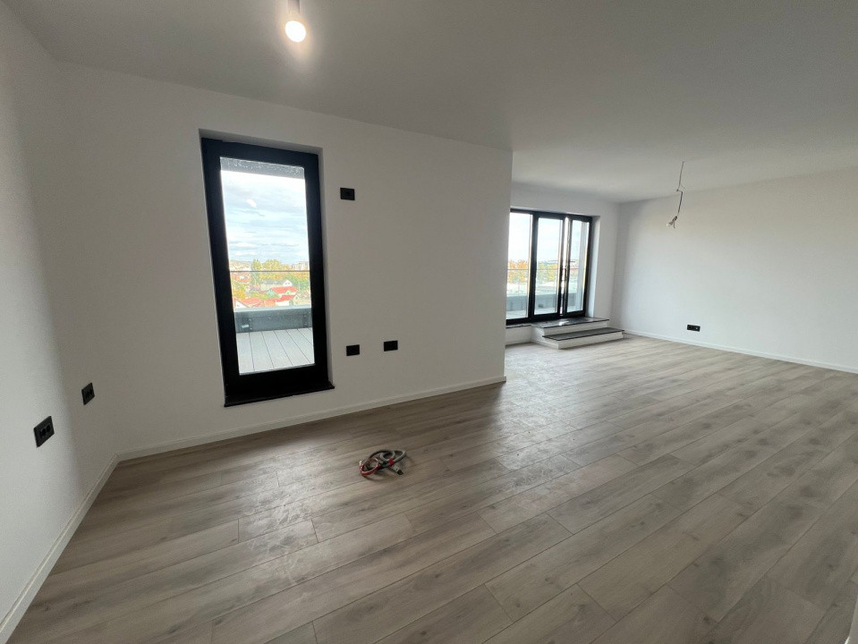 Apartament cu 2 dormitoare, Living + Bucătărie 2 bai, 2 balcoane!