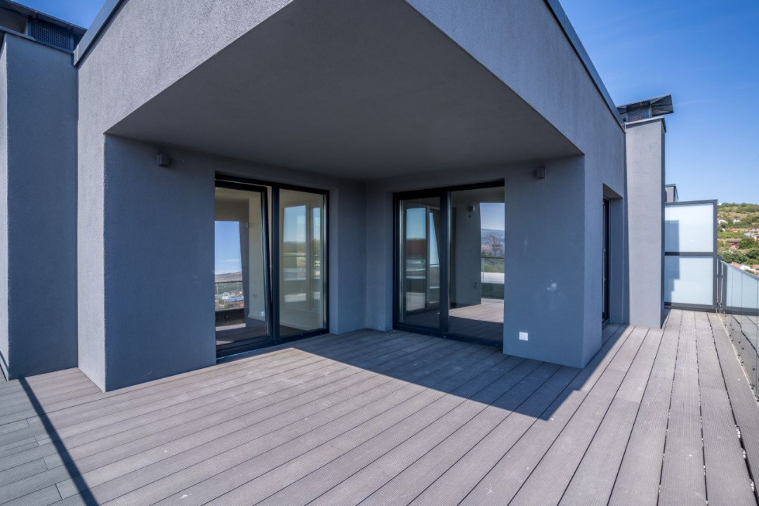 Apartament cu 3 dormitoare, Living + Bucătărie 2 bai, 2 terase!