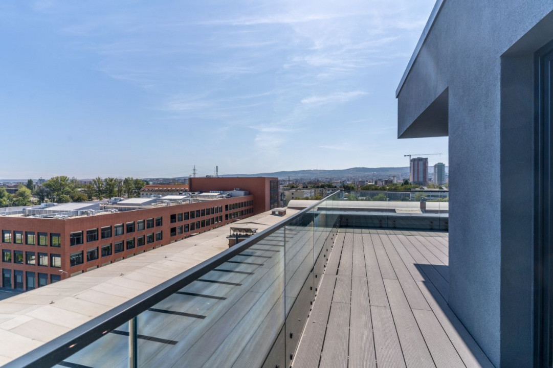 Apartament cu 3 dormitoare, Living + Bucătărie 2 bai, 2 terase!