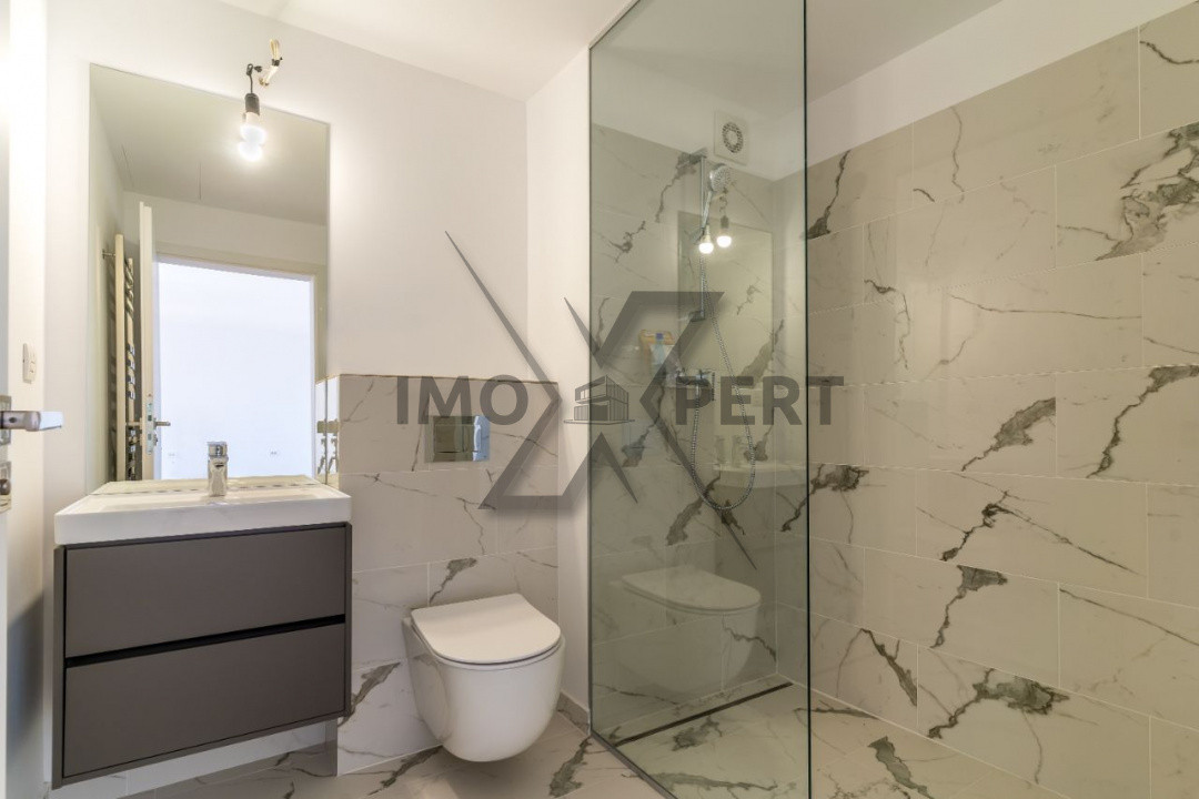 Apartament cu 3 dormitoare, Living + Bucătărie 2 bai, 2 terase!