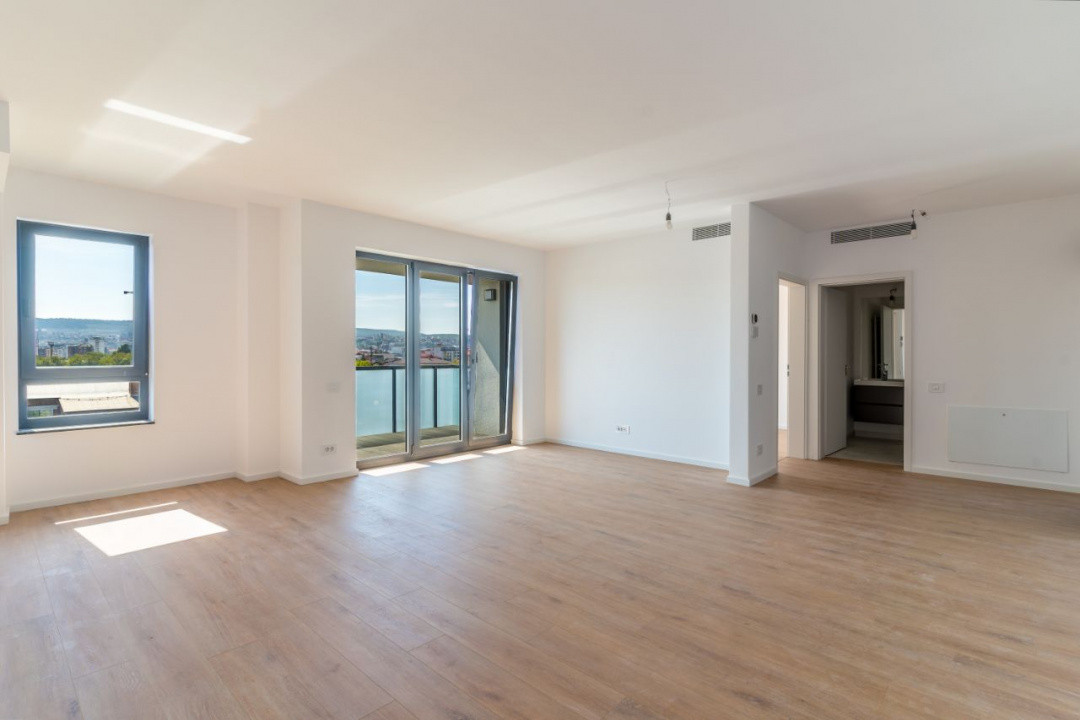 Apartament cu 3 dormitoare, Living + Bucătărie 2 bai, 2 terase!