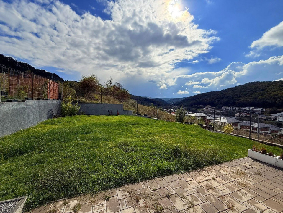 Casa individuala 4 camere ,parțial mobilat ,zona Vivo 