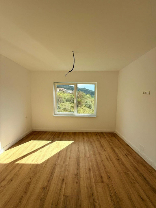 Casa individuala 4 camere ,parțial mobilat ,zona Vivo 