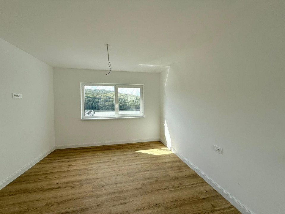 Casa individuala 4 camere ,parțial mobilat ,zona Vivo 